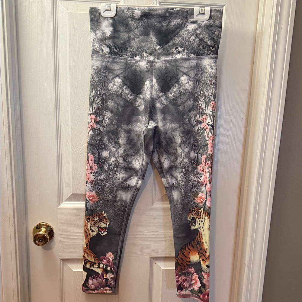 Mujer Leggings with Tiger and Floral Design size L